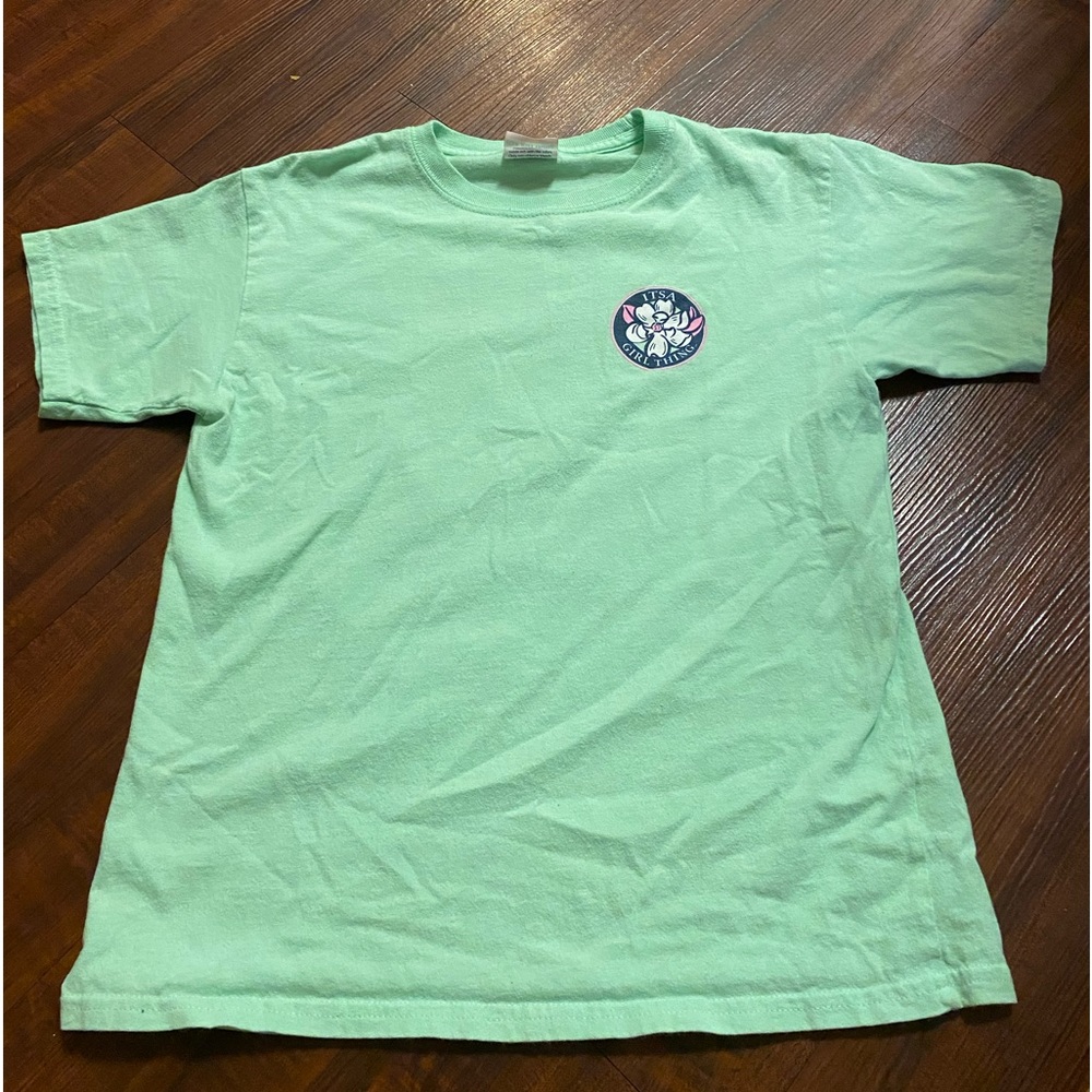 Its a girl thing, free spirt on the back short sleeve shirt small green